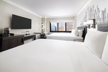 Premium Room, 2 Queen Beds, Corner (High Floor)