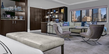 Suite, 1 Bedroom (Walk in shower, Manhattan Floor)