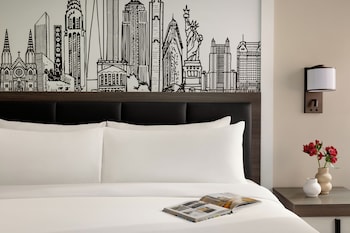 Suite, 1 Bedroom, Roll-in Shower (Mobility Accessible)