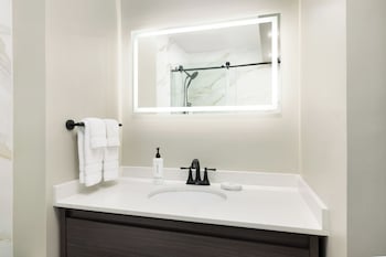 Standard Room, 2 Double Beds