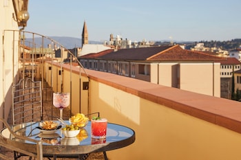 Premium Room, 1 King Bed, Balcony