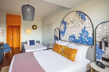 Premium Room (1 Queen, Single Sofa bed)