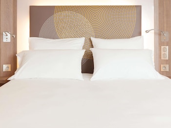Executive Room, 1 Queen Bed with Sofa bed