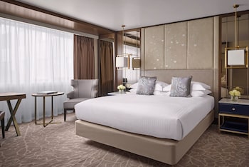 Classic Room, 1 King Bed (Mayfair Floor)