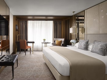 Classic Room, 1 King Bed (Mayfair Floor)