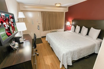 Deluxe Room, 1 King Bed, Accessible (Roll-In Shower, Smoke Free)