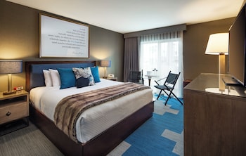 Room, 1 King Bed, Mobility Accessible (Urban)