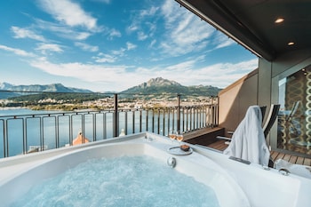 Penthouse Spa Suite Lakeside