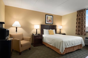Standard Room, 1 Queen Bed