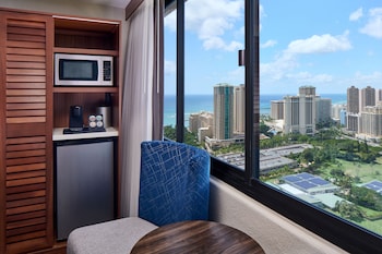 Standard Room, 2 Queen Beds, Partial Ocean View