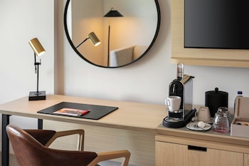Superior Room, 2 Queen Beds (Smoke Free)