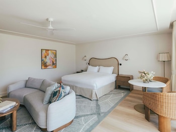 Junior Suite, 1 King Bed (Panoramic River View)