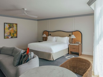 Junior Suite, 1 King Bed, River View