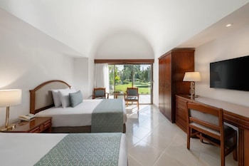 Deluxe Room, Garden View
