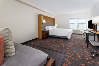 Suite, 1 King Bed with Sofa bed, Accessible (Mobility)