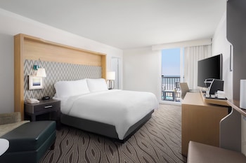 Room, 1 King Bed, Balcony, Oceanfront