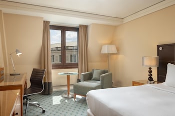 Double Hilton Deluxe Room