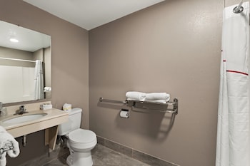 Deluxe Room, 1 Queen Bed, Accessible (Smoke Free)