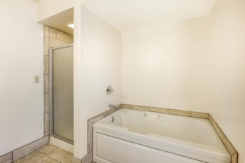 Suite, 1 King Bed, Non Smoking