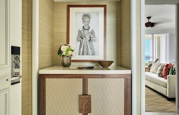 Room, 1 King Bed, Oceanfront (Prime Corner)