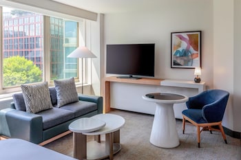 Junior Suite, 2 Queen Beds (Longworth)
