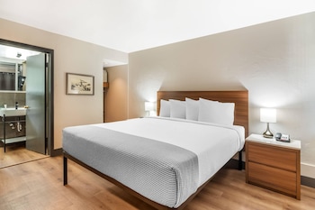 Standard Room, 1 King Bed, Non Smoking