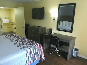 Superior Room, 1 King Bed, Accessible, Non Smoking (Roll-In Shower)