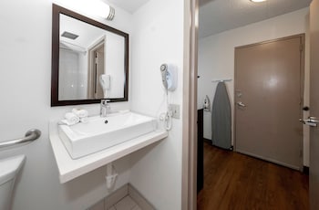 Superior Room, 1 King Bed with Sofa bed (Smoke Free)