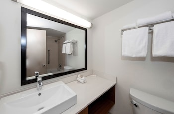 Deluxe Room, 2 Double Beds (Smoke Free, Roll-In Shower)
