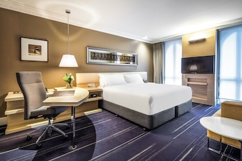 Classic Room, 1 King Bed, City View
