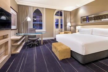 Premium Room, 1 King Bed, Club Lounge Access