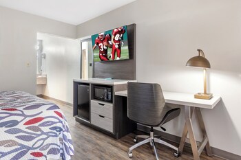 Deluxe Room, 1 King Bed, Accessible, Non Smoking