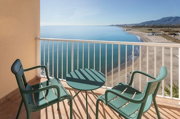 Two Bedroom Family Room Front Sea View (4+2)