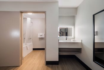 Deluxe Room, 1 Double Bed, Accessible, Non Smoking