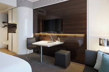 Deluxe Room, 1 Queen Bed