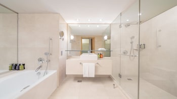Premium Room, 2 Twin Beds, Non Smoking, Bathtub