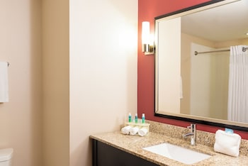 Suite, 2 Queen Beds, Accessible (Comm, Mobil, Accessible Tub)