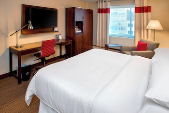 Room, 1 King Bed, River View