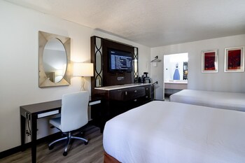 Room, 2 Queen Beds, Accessible, Non Smoking (Mobility Accessible)