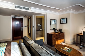 Executive Room, 1 King Bed with Sofa bed