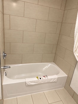 Deluxe Suite, 1 King Bed, Non Smoking