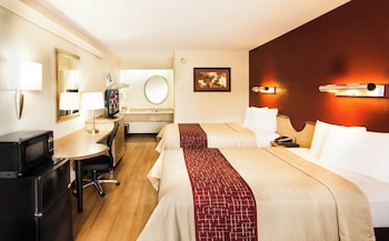 Deluxe Room, 2 Double Beds (Smoke Free)