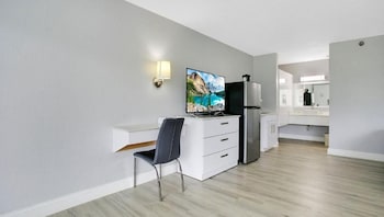 Suite, 2 Queen Beds, Non Smoking