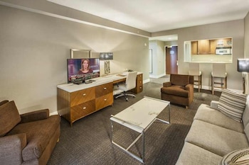 Suite, 1 King Bed with Sofa bed, Kitchenette (Jetted Tub)
