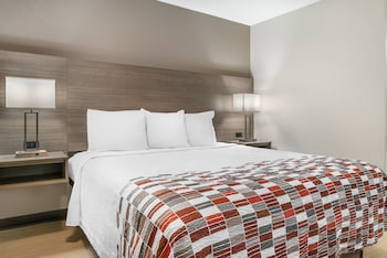 Standard Room, 1 King Bed (Smoke Free)