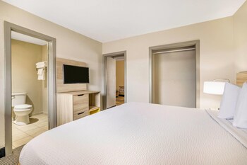 Suite, 1 King Bed, Non Smoking