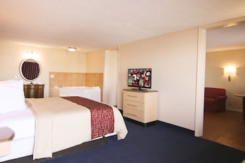 Standard Suite, 1 King Bed, Non Smoking, Jetted Tub (Two Room)