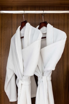 Suite, Corner