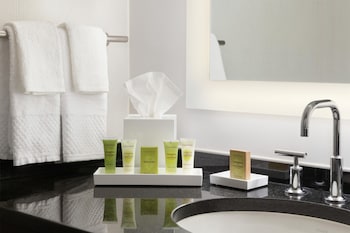 Premium Room, 1 King Bed, City View