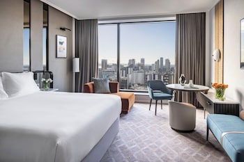 Club Executive King Kitchenette - Pinnacle Tower